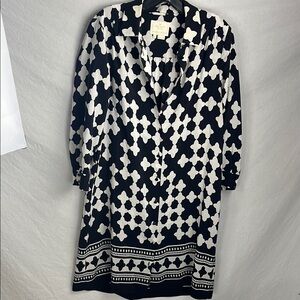 Kate spade medium Black and White silk Patterned Dress missing button